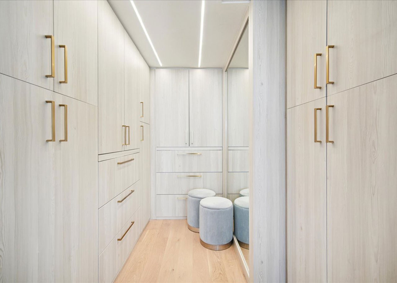 GreenLeaf-Builders-Toronto-Projects-Home-Renovation-Harbour-Sq-Walk-In-Closet